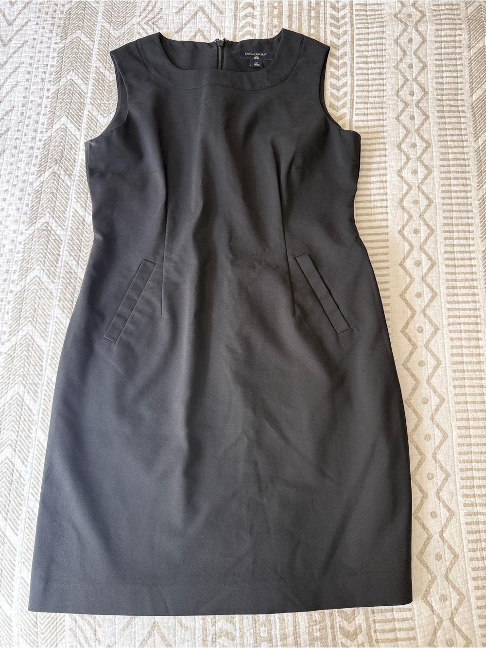 Banana Republic Black Sleeveless Sheath Dress 4P